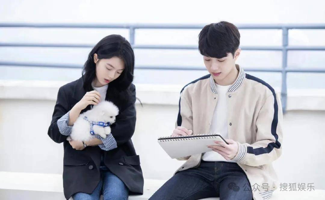 都退居幕后了还要被审判近照状态？他的转型真的还蛮彻底的......