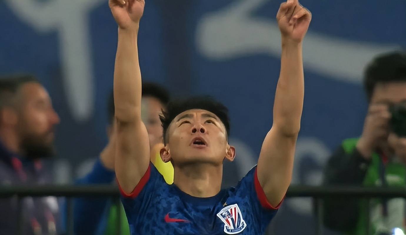 从一个坏小子变成传奇球星于汉超退役后新身