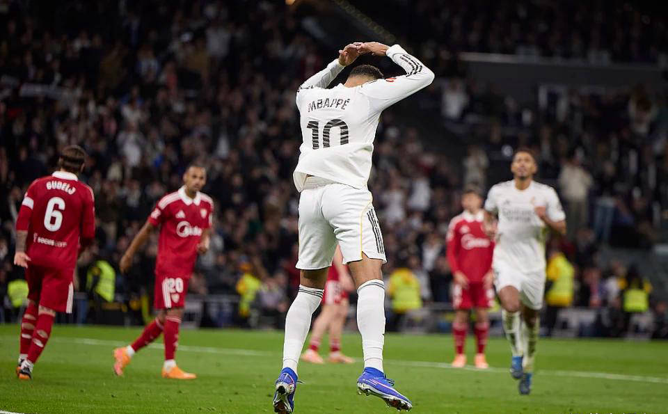 “西班牙足球甲级联赛皇马该认清现实了！西超