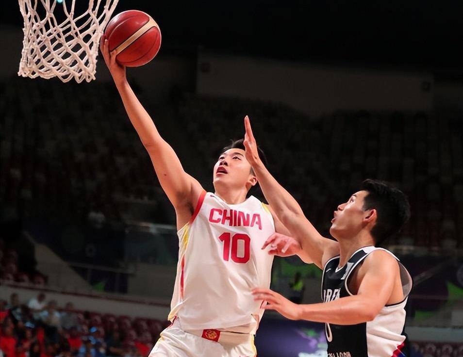 NBA职业联赛中文官网__实时赛程比分+球队资讯CBA联赛没结束胡金秋再破天花板让赵睿和整个男篮沉默了场均25分钟拿16分罚球超90%