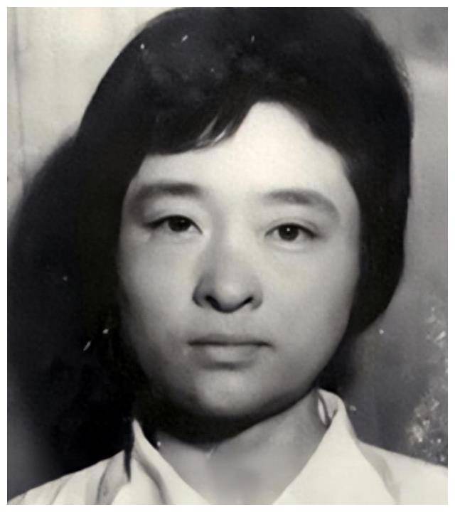 七十年代女巨贪：包养了七名情夫生活奢靡无度最终被情半岛体育-