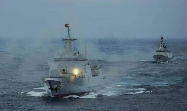 突发！美军扣押第5艘油轮，中国亮大招：成千上万艘武装商船破局