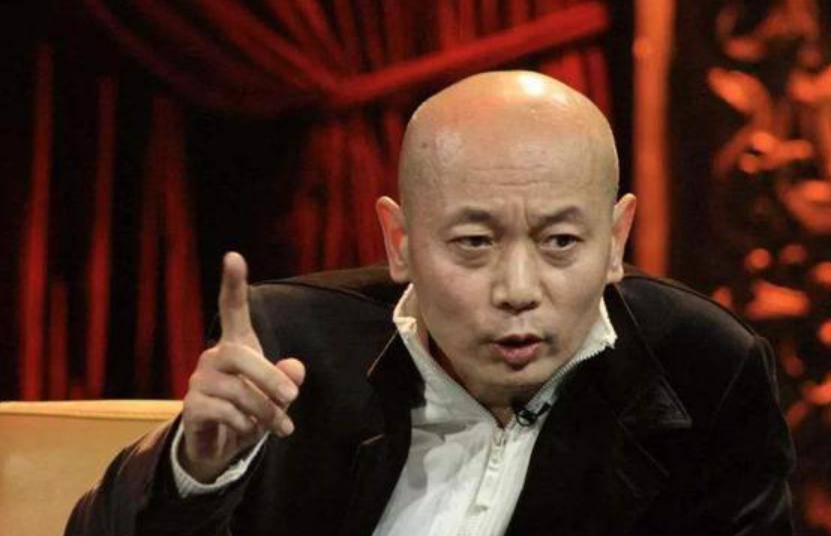 冯小刚没想到，闫学晶哭穷风波持续发酵后，葛优因一句话口碑暴增