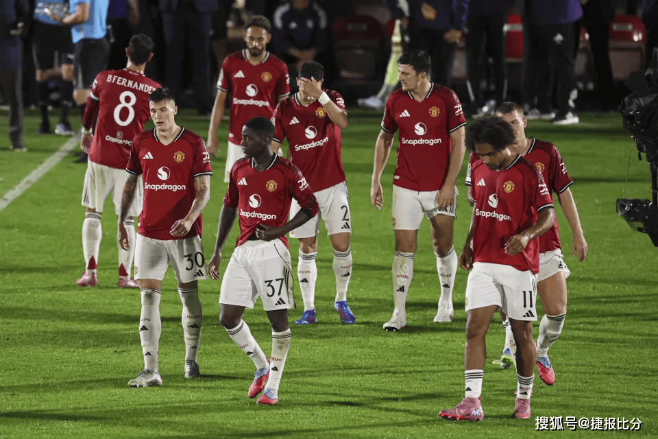 英格兰足球超级联赛连历史都看不下去了：曼