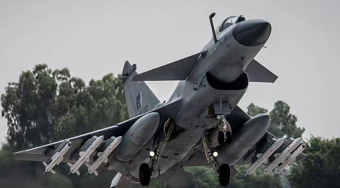 中方官宣实锤！歼-10击落印度战机，巴铁战果比6：0还要大，中国军工凭实力出圈