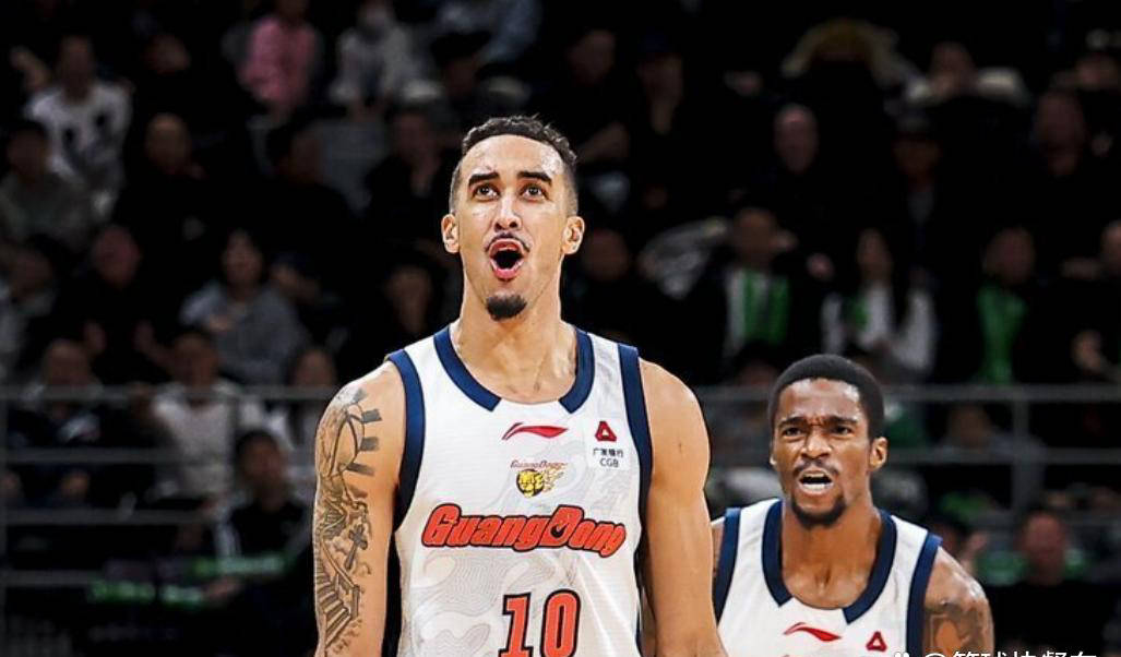 CBA新赛季最震撼一夜！广东30分狂胜辽世界杯-足球赛事比分体育网宁第一争冠热门遭遇爆冷