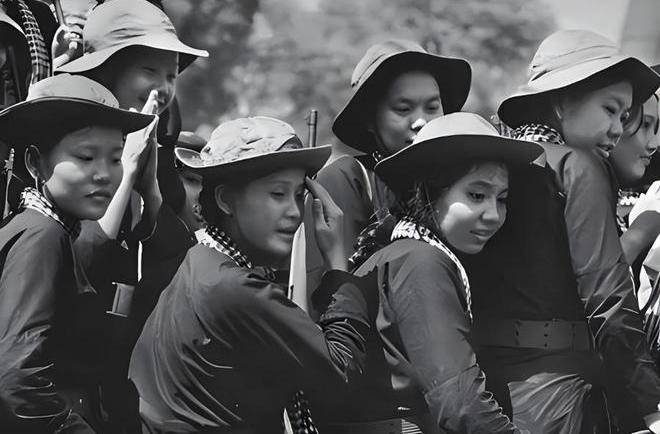 对越反击战中，我军攻破越南女兵营地，所见场景让人心酸和愤怒