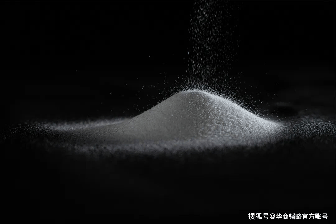 一块布，卡了英伟达的脖子？