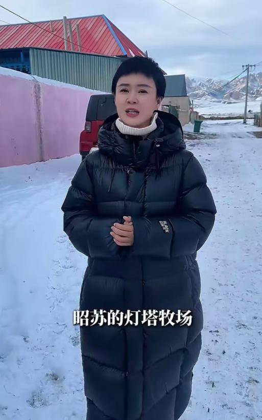 47岁贺娇龙去世，同学发声：遗体已运回老家，安葬在父亲墓地旁