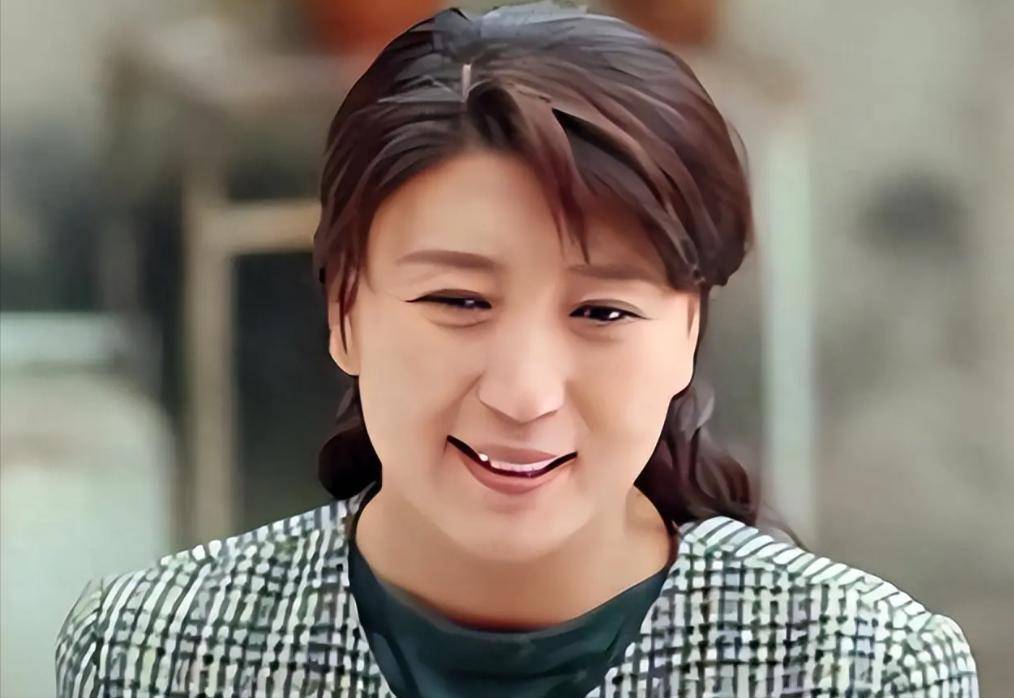 凉了！闫学晶又被曝身份造假 ，李雪健不再沉默