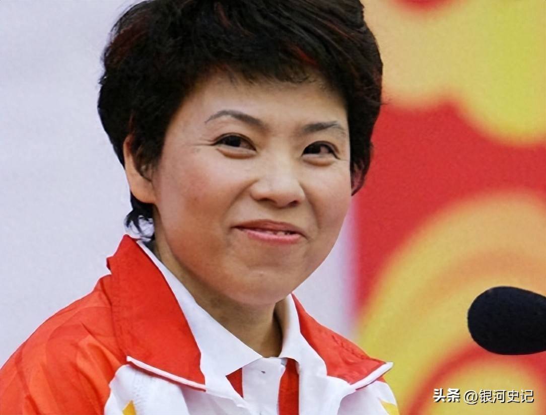 涉贪腐被带走、败光20亿、移民改国籍，邓亚萍身上的谣言太离谱