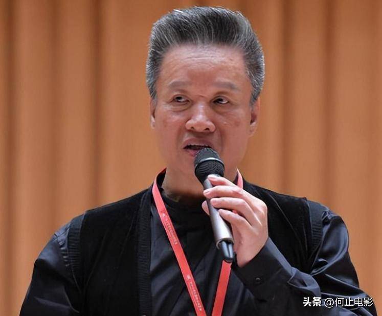 官媒点名，暴露68岁阎维文的真实处境，原来李双江一个字都没说错