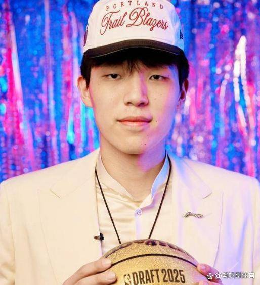 杨瀚森又打疯了14分17篮板统