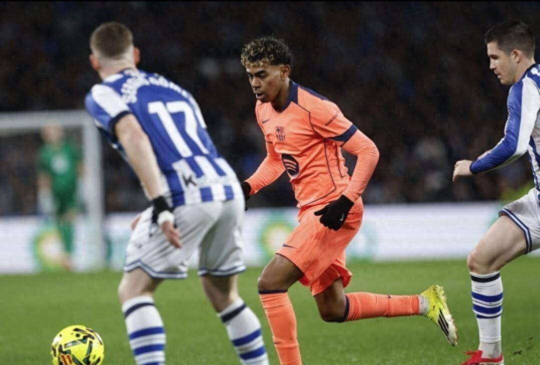 西班牙足球甲级联赛一夜之间西甲冠军悬念回来了！巴萨爆冷皇马看到反超曙光