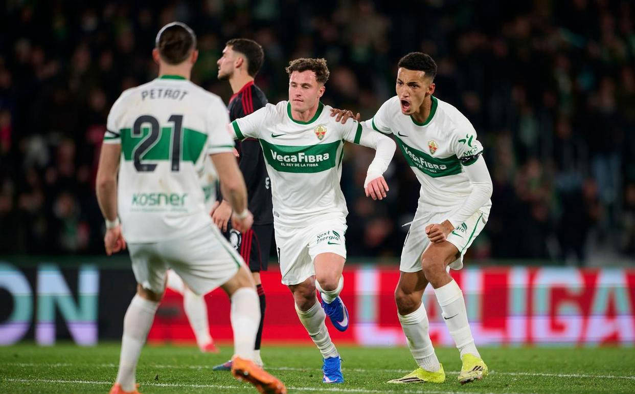 西班牙足球甲级联赛西甲最新积分榜更新：塞维利亚绝平埃尔切积分形势再度变化