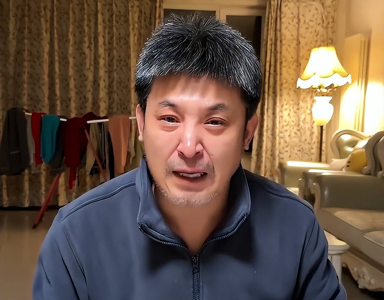 大难临头各自飞！孙涛痛哭辟谣，撇下20年情分，跟闫学晶划清界限