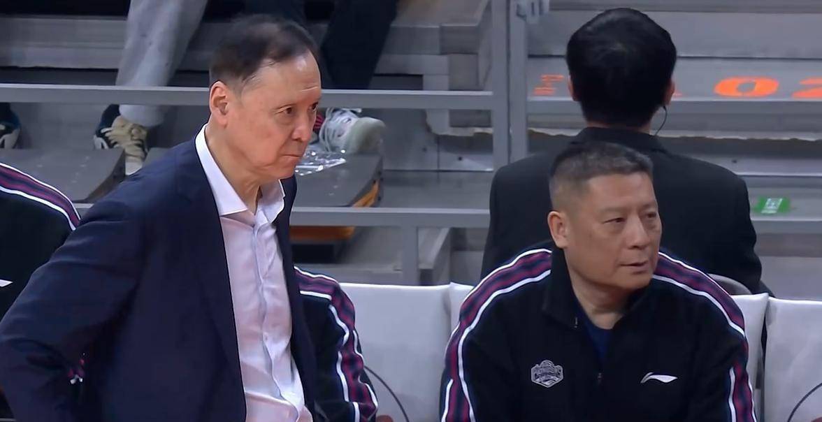 NBA职业联赛中文官网__实时赛程比分+球队资讯抬走下一个！广东队主场险胜天津4连胜背后竟是外援独扛大旗？