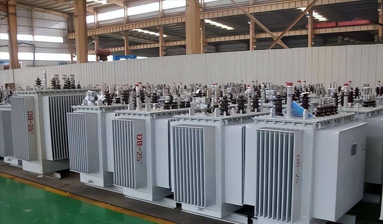 原创             谁还敢得罪中国？全球不再疯抢芯片，而是中国20万一台的变压器