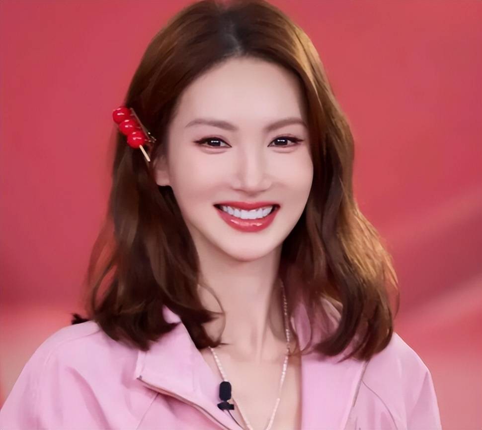 被曝“丑闻”才2小时,交警回应金晨肇事逃逸,恶心的一幕出现了