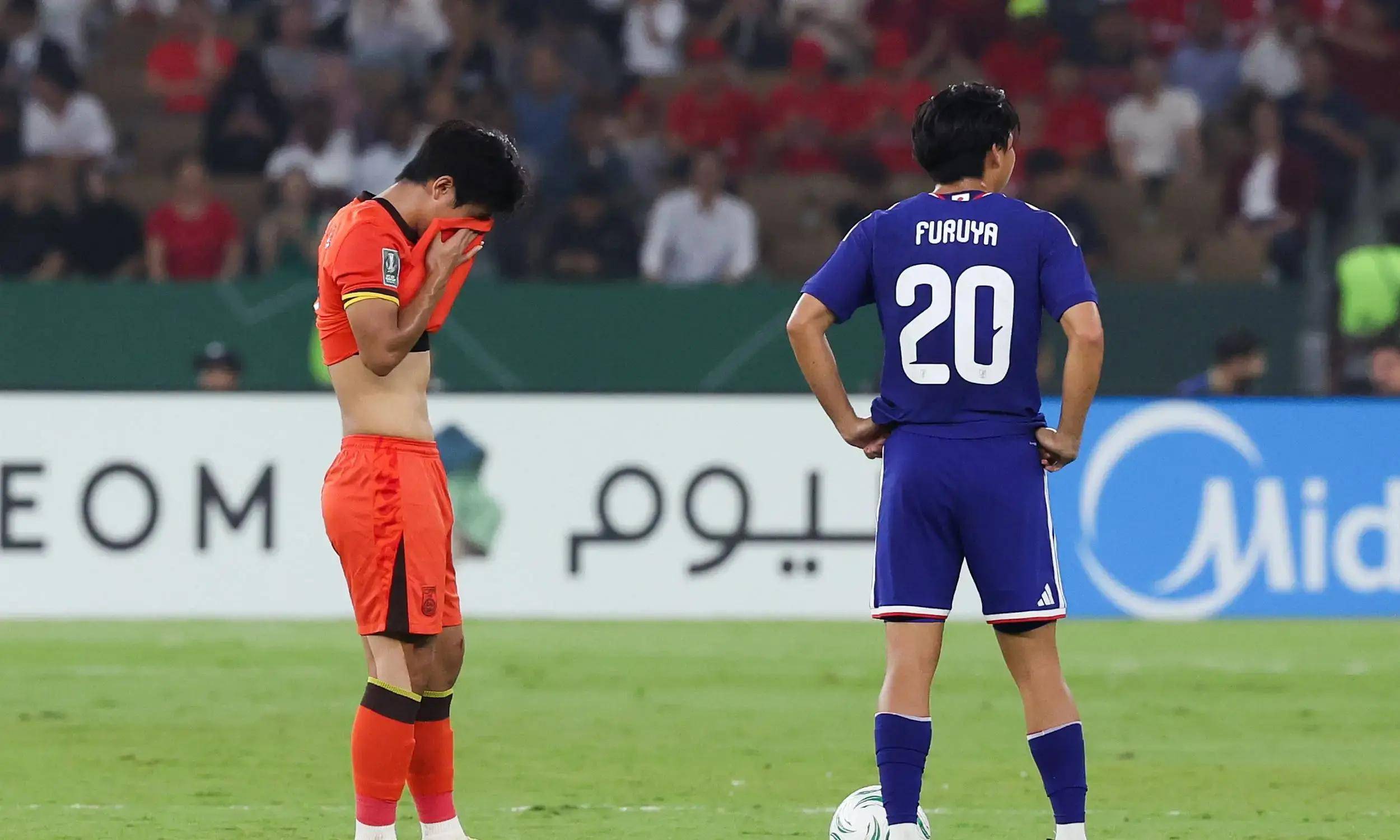 0-4惜败！中国U23男足获U23亚洲杯亚军赛场亮亚洲杯_直播_赛事直播LIVE点与成长并存