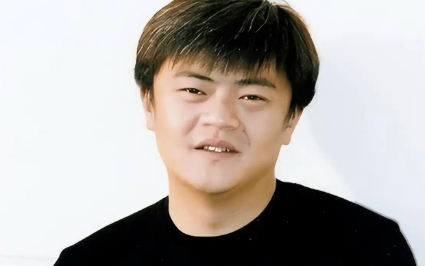 83岁高明近况曝光，儿子高亮去世后，儿媳撑起他与老伴的晚年