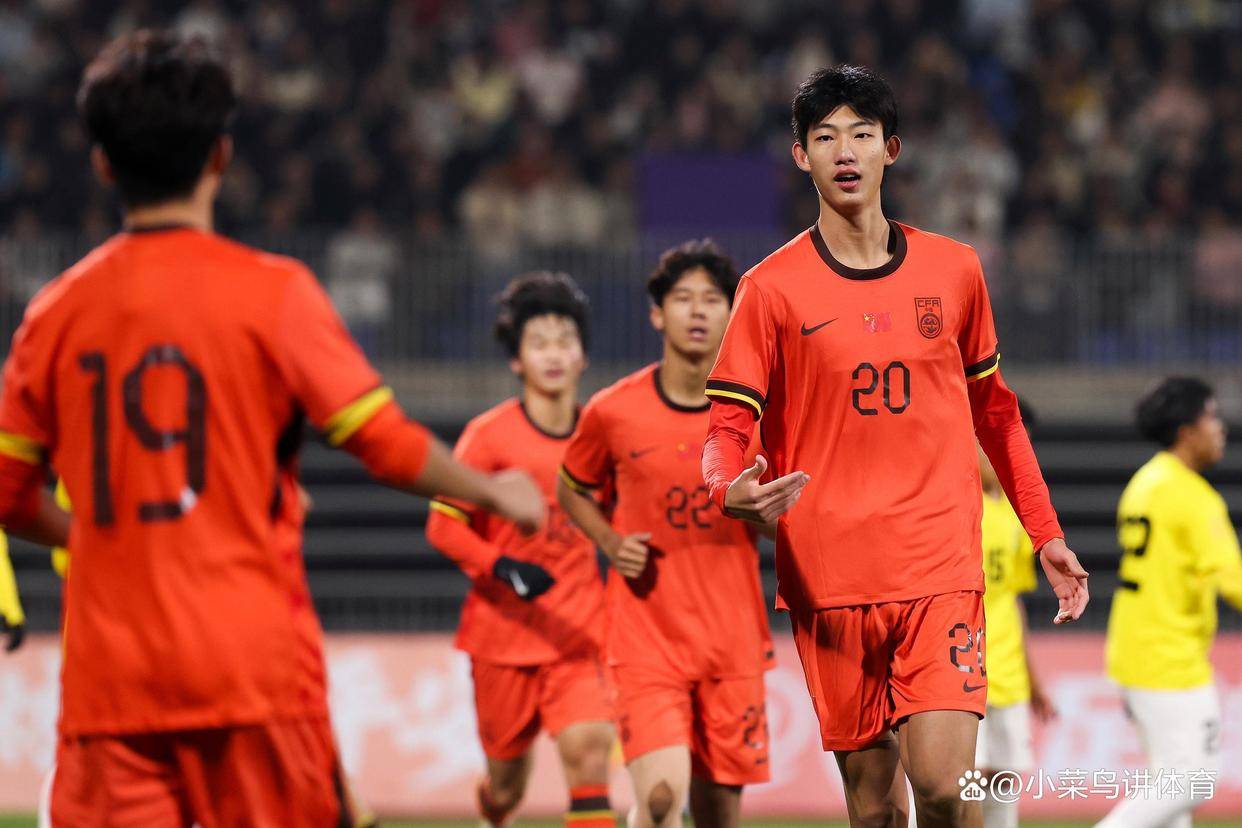 7-0！国足小将把友谊赛踢成友尽赛赵松源一条龙破门邝兆镭助攻戴叫扬叔 - 全网最会整活的苏超球迷  足球圈热梗收割机帽但球迷却在为防线的速度漏洞吵翻天