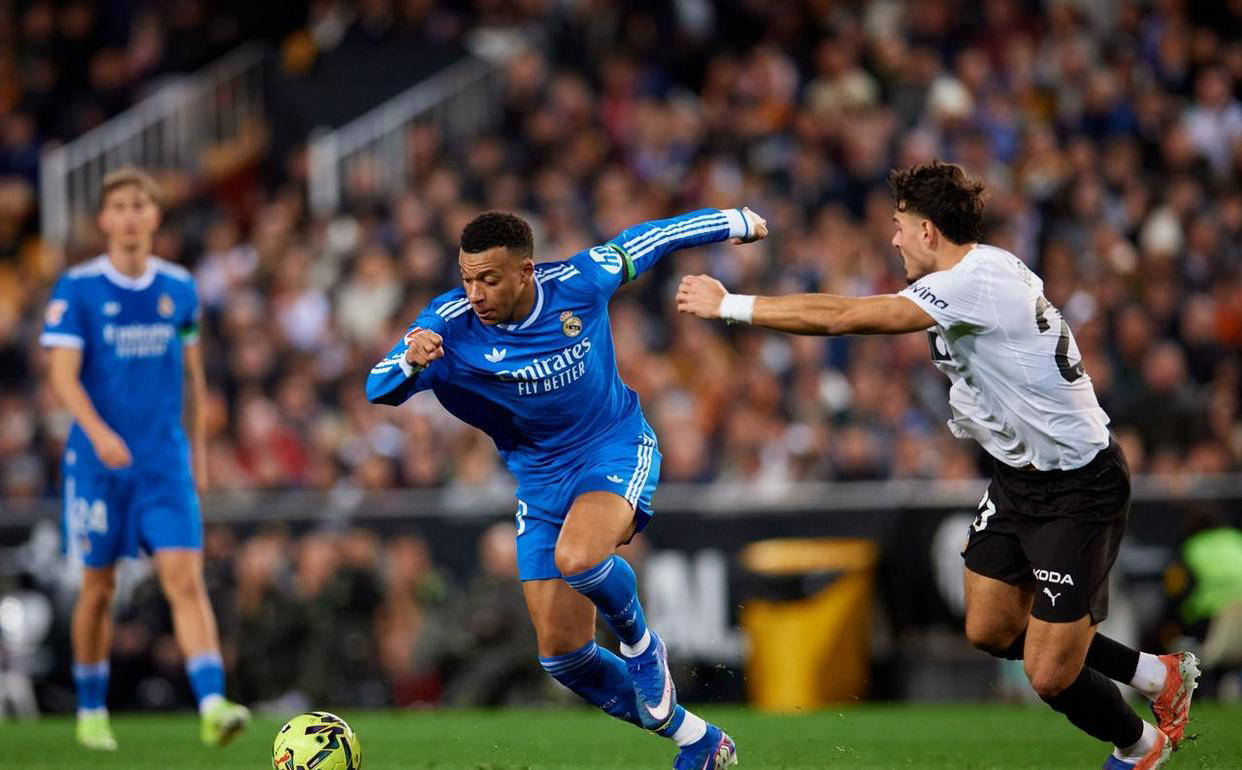 西班牙足球甲级联赛西甲最新积分榜揭晓：皇马胜利稳固排名马竞失利排名受威胁