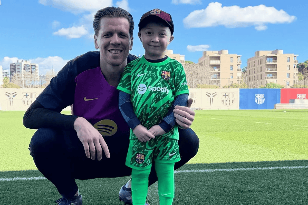 星空下的暖心约定：什琴斯尼照亮小球迷的诺坎普之半岛体育- 半