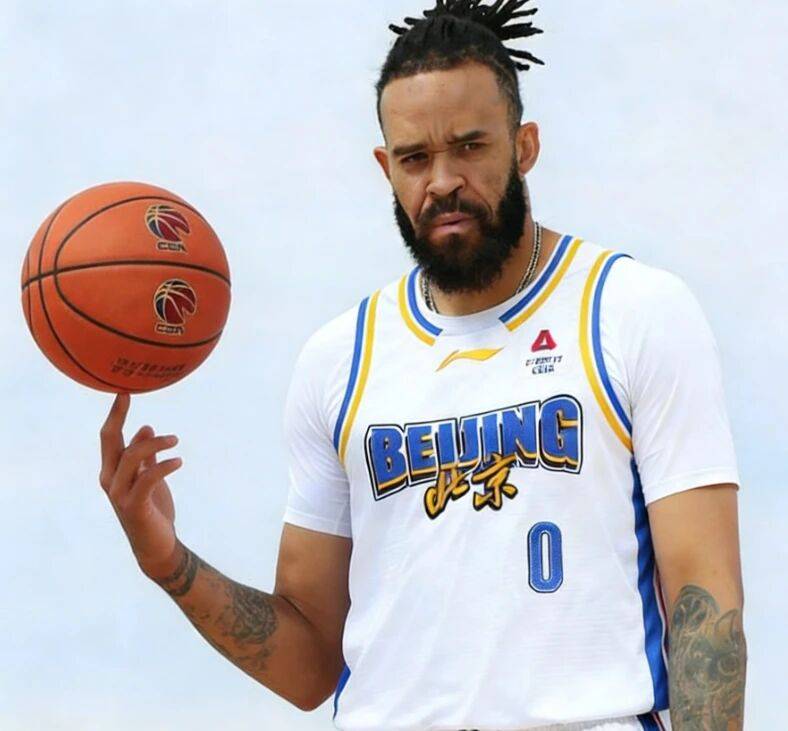 北京男篮阵容升级19+10麦基自宣加盟内线实力匹配上海男篮！NBA职业联赛中文官网_