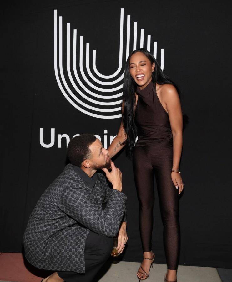 NBA职业联赛中文官网__实时赛程比分+球队资讯库里晒妻子靓