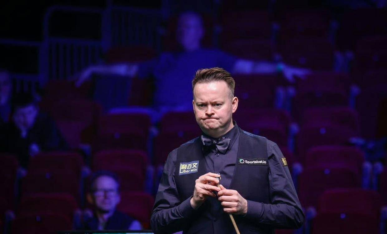 不中+白球摔袋英国球迷刷屏：快退役九游会网站墨菲被赵心童打崩溃！三薄(图3)