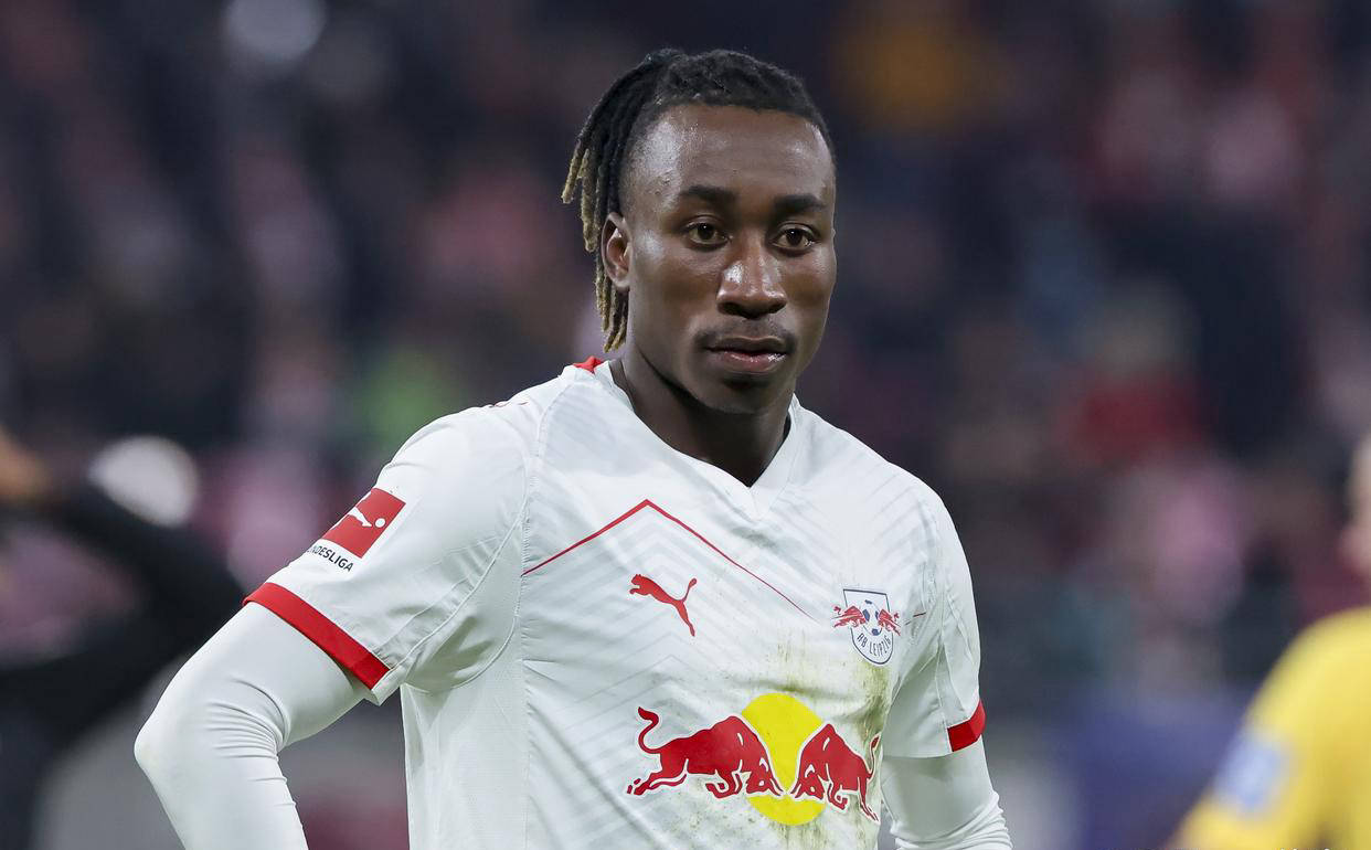 英超最新动态：阿森纳稳居榜首曼城紧随其后