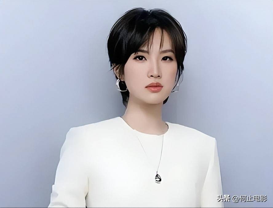 春节才过几天，姚安娜居然靠张艺谋意外火了一把，孟晚舟也没想到