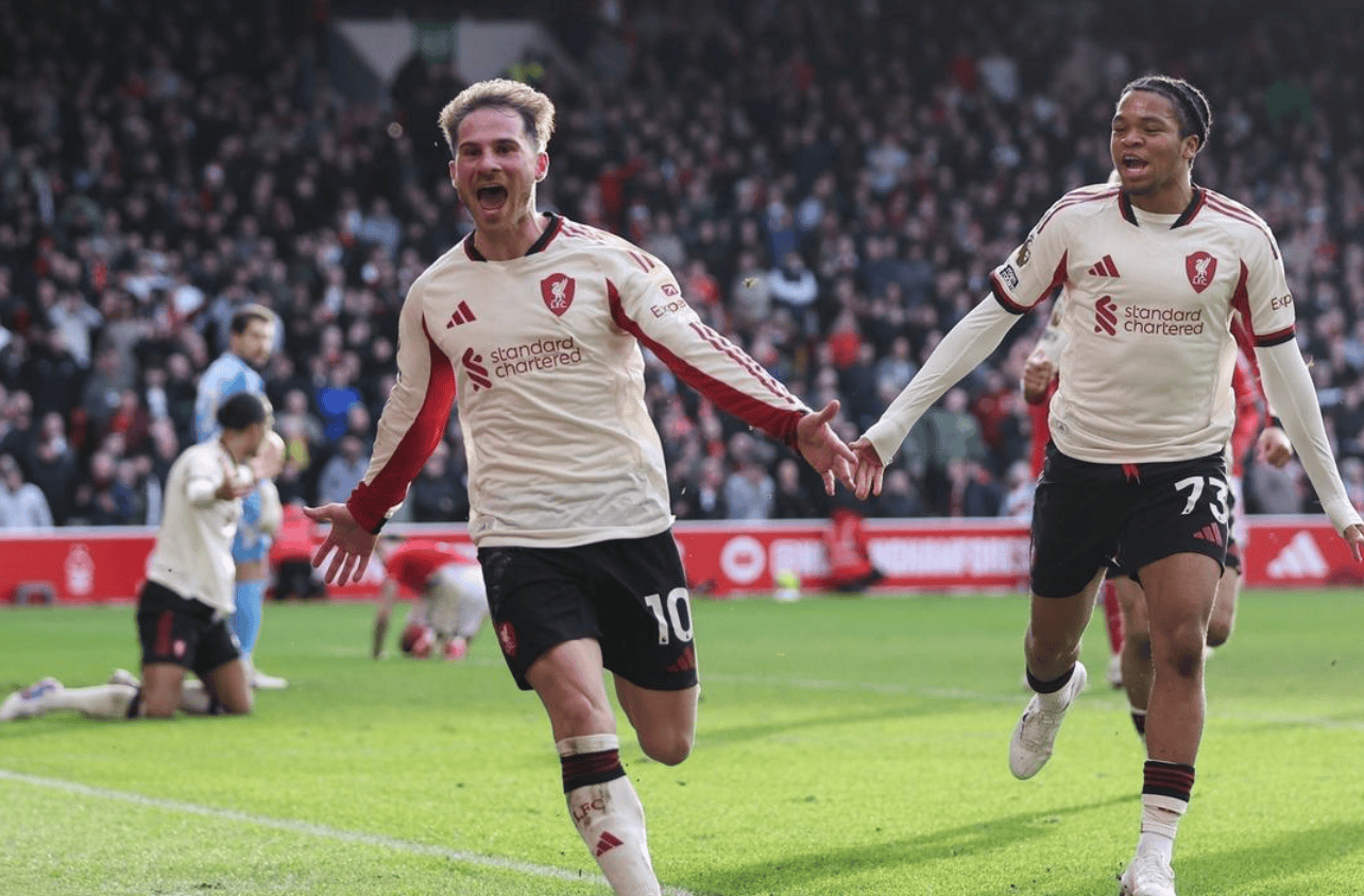 英超神剧情：补时绝杀太刺激争四形势大乱：3大豪门积分相同英格兰足球超级联赛