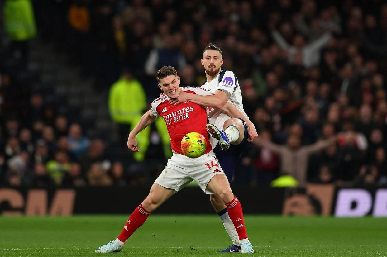 英格兰足球超级联赛英超最新积分榜揭晓：阿森纳大胜领跑利物浦紧追曼联富勒姆表现突出