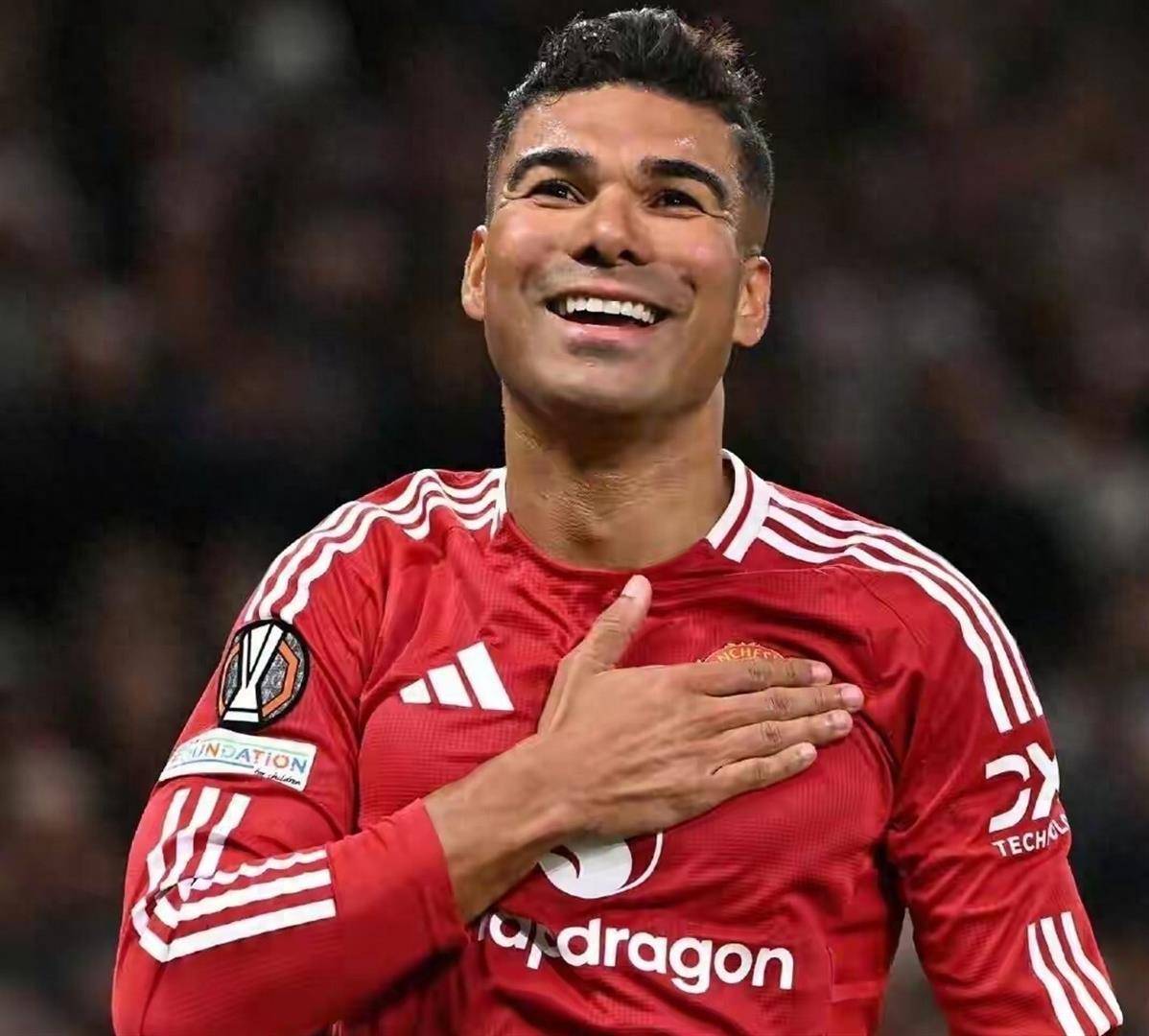 英格兰足球超级联赛随着谢什科制胜曼联1-0埃弗顿英超新的排名如下：红魔已经反超蓝军