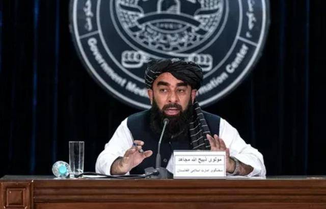 塔利班一天都没扛住,就公开呼吁和谈,向联合国求援,用中国武器,巴铁炉火纯青