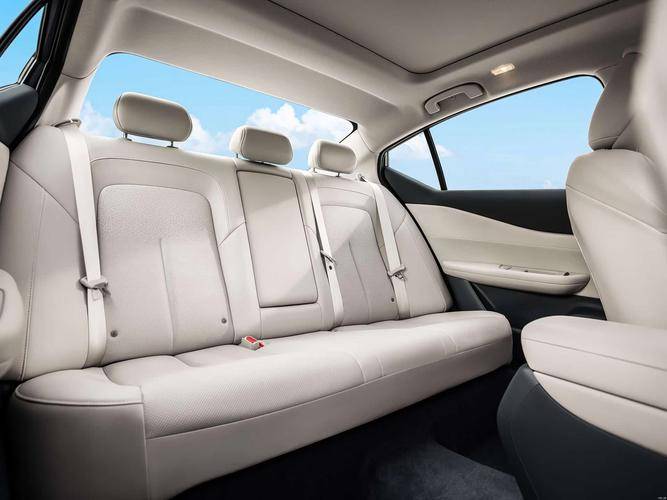 油车文化周边产品丰富电车周边用品市场还很小(图1)