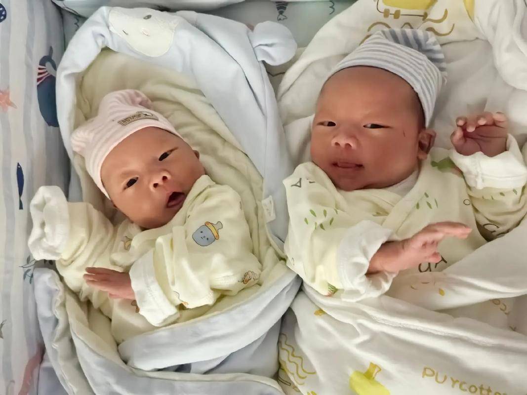 妈妈早产生五胞胎体重相加不到十斤,医生:罕见又危险!为啥现在多胞胎这么