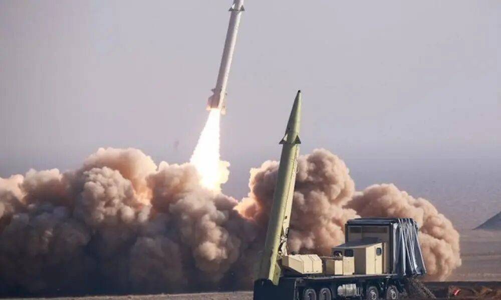 伊朗新领袖一战成名！美军基地遭导弹一锅端，伤亡再次增加