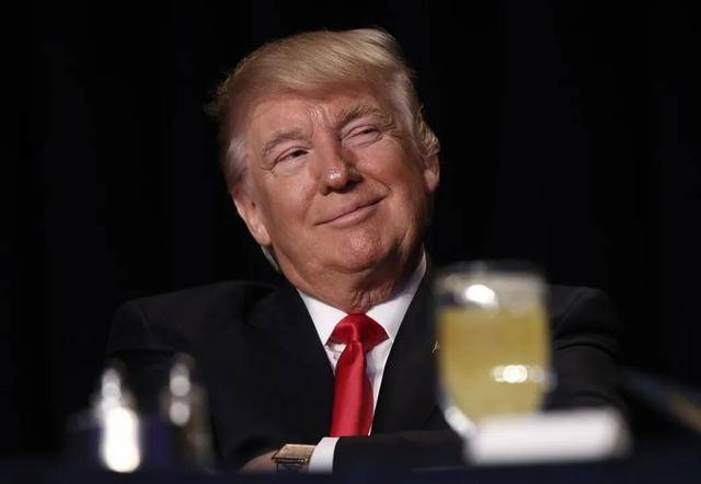 伊朗第46轮反击!美军轰炸哈尔克岛,特朗普此举将引爆中东浩劫?