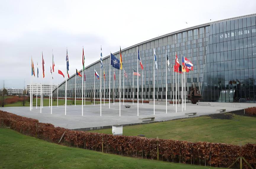 伊朗战争持续，解放军已现身布鲁塞尔，要找北约谈谈？