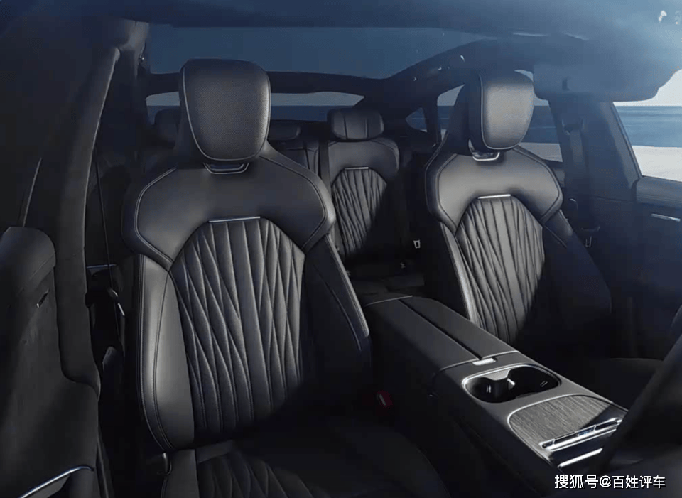 智能架构深度重构:探寻新能源汽车的核心进化逻辑 汽车科技