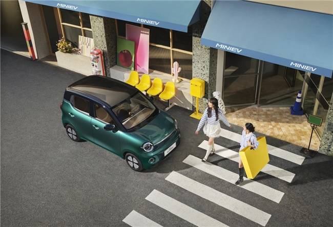 满级进化技术破圈！第五代宏光MINIEV以五大新标准定义代步车技术天花板(图1)