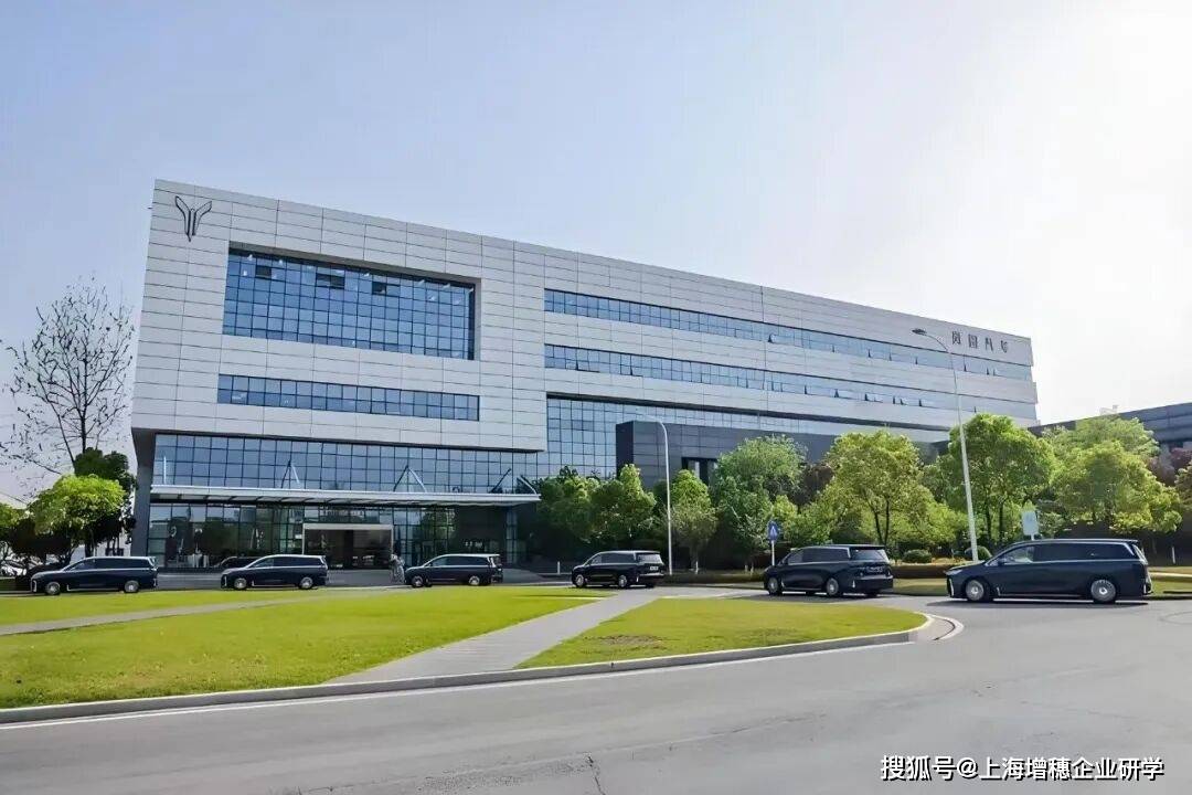 【对标学习】上市即爆单！岚图的所有高光都始于这座武汉工厂(图1)