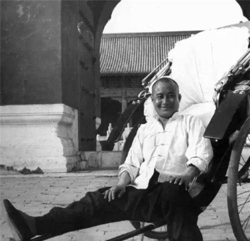 
        清朝最后一位郡王，活到1992年，将祖传之物主动捐给国家