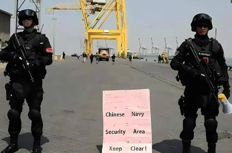 
        中国海外撤侨时，军舰警示牌上短短一句话，武装分子就从头到尾不敢靠近