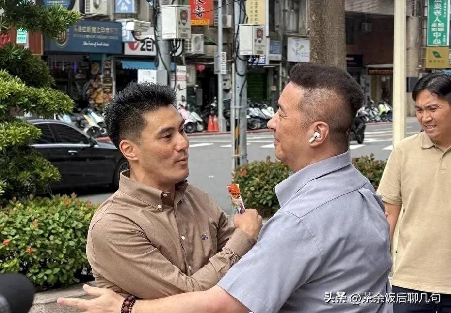 
        丁瑀闯党部称两蒋“托梦”？原来为了送红蓝笔 萧敬严怪考纪会不公
