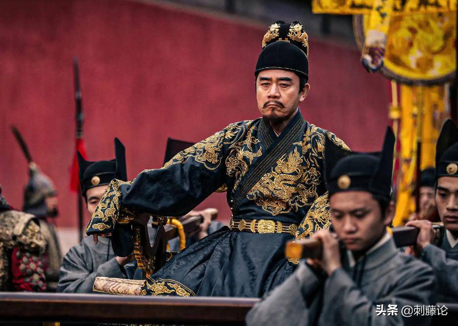 朱元璋问死囚：你姓什么？死囚回答后，朱元璋：赦免，免死五次