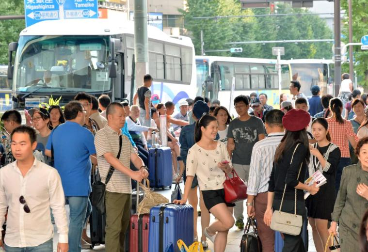 
            赴日签证大涨后，日本人悟了，没有中国游客的日本，就是一潭死水